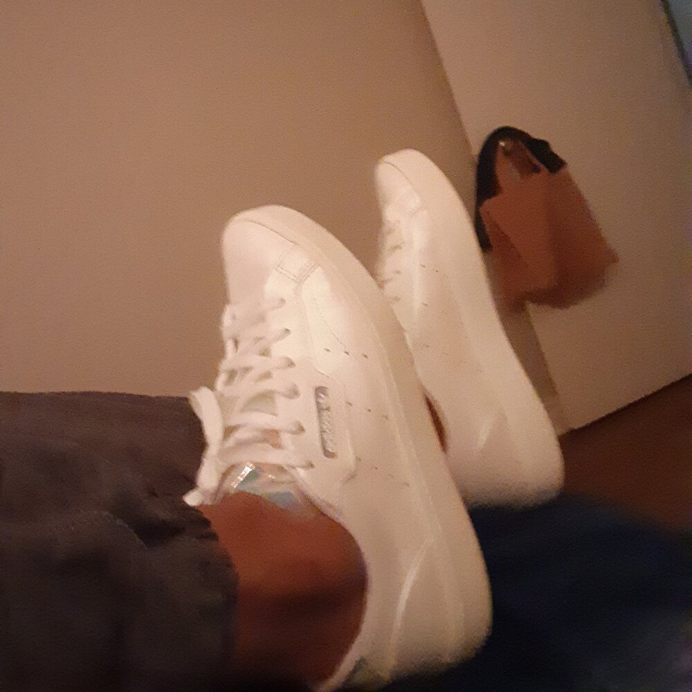 Adidaswhite 6.5 hologram
